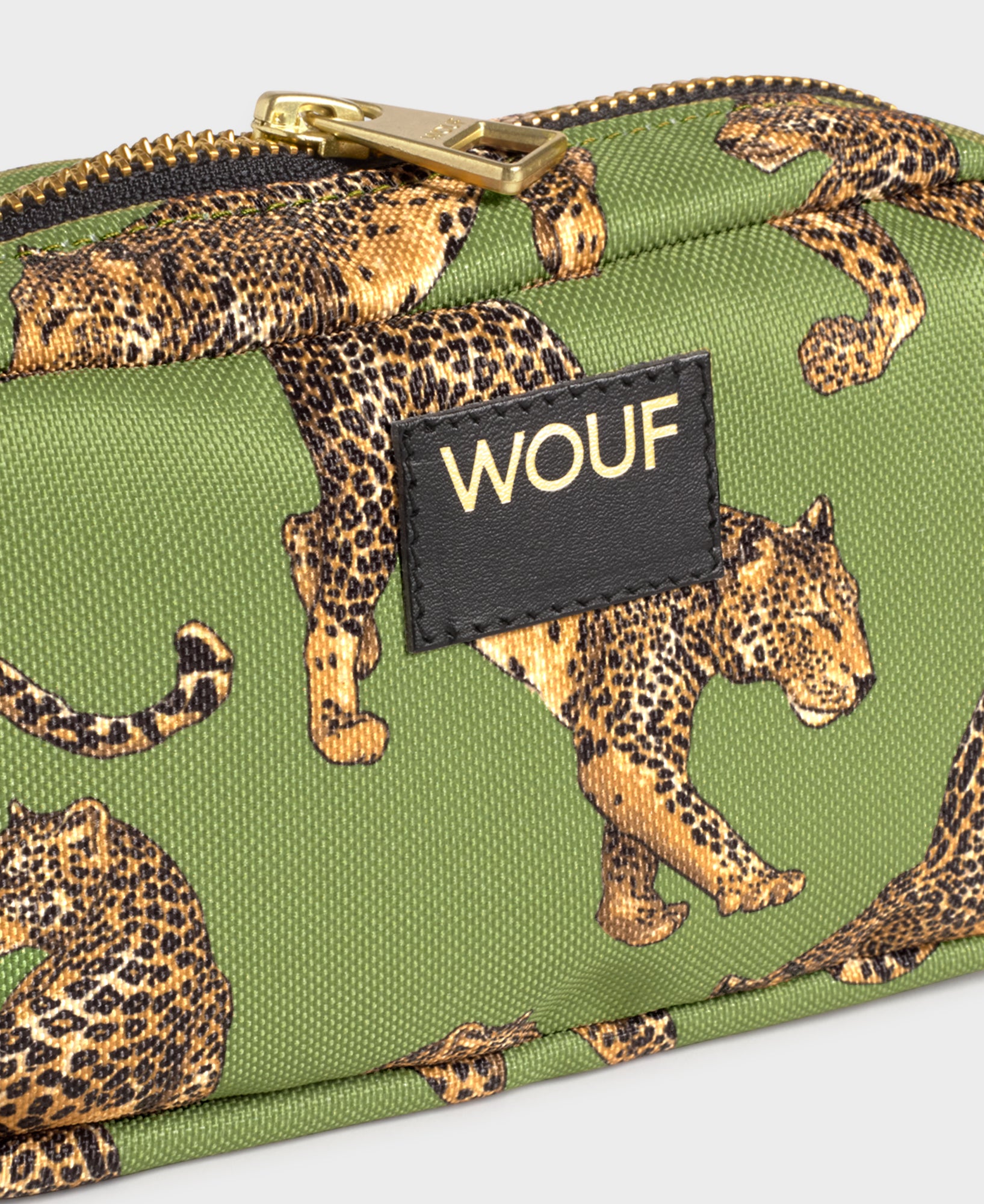 wouf-studio-trousse-maquillage-olive-leopard-recycl-e-15-cm image 2