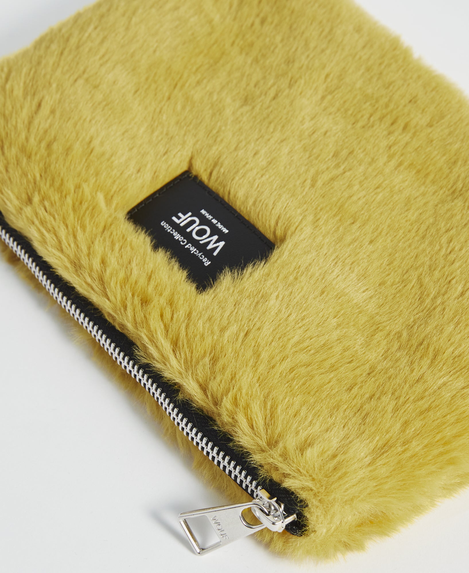 wouf-daily-foxie-pochette-fourrure-recycl-e-22-cm image 3