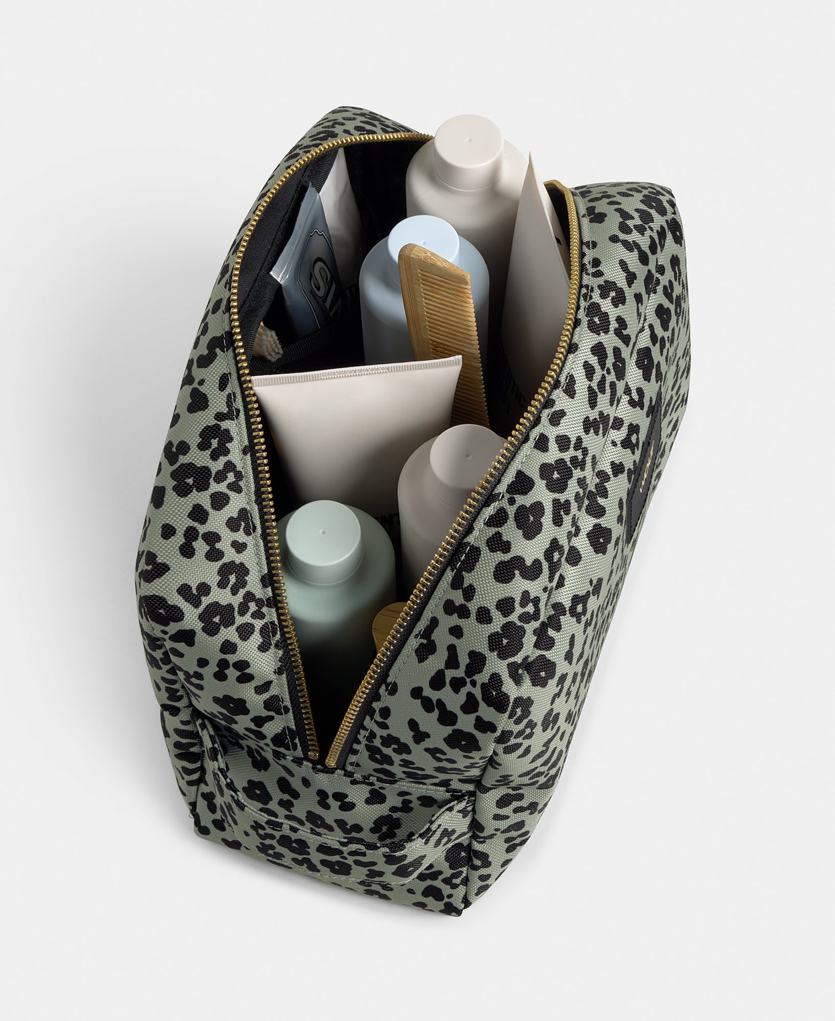 wouf-studio-steel-roar-grande-trousse-de-toilette image 2