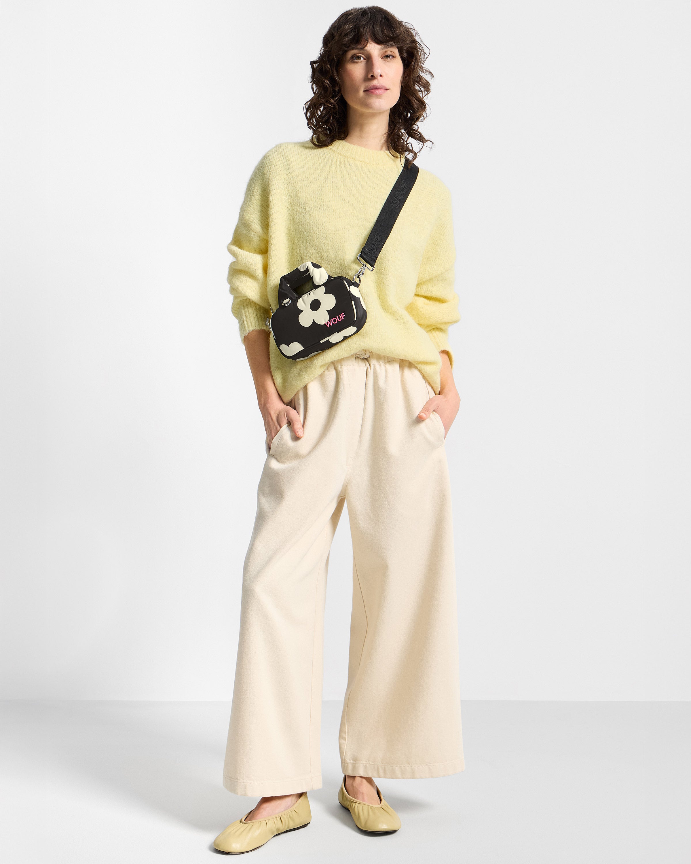 wouf-studio-night-daisy-mini-sac-matelass-fleuri image 2