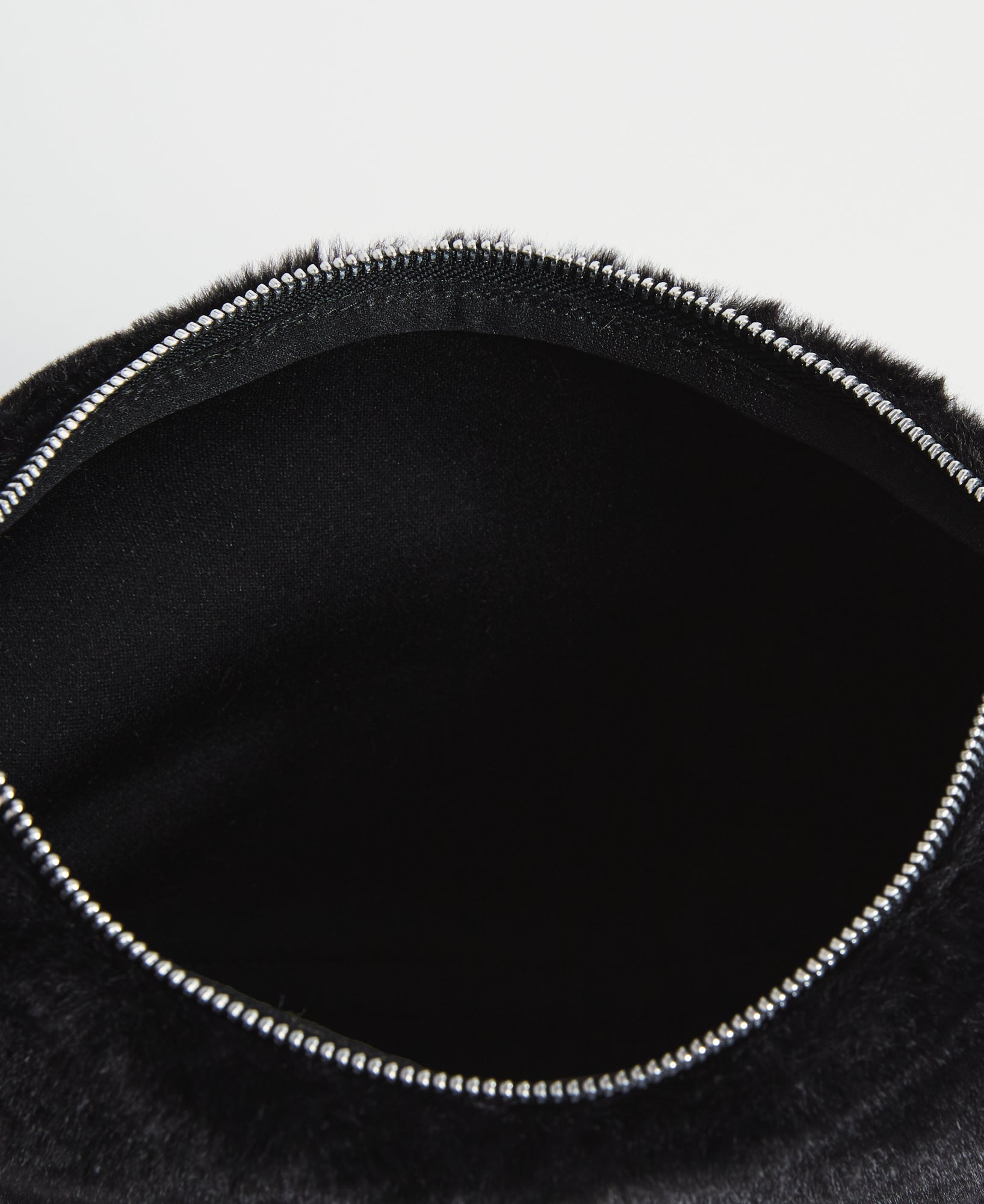 wouf-glossy-black-forest-sac-bandouli-re-fourrure image 6