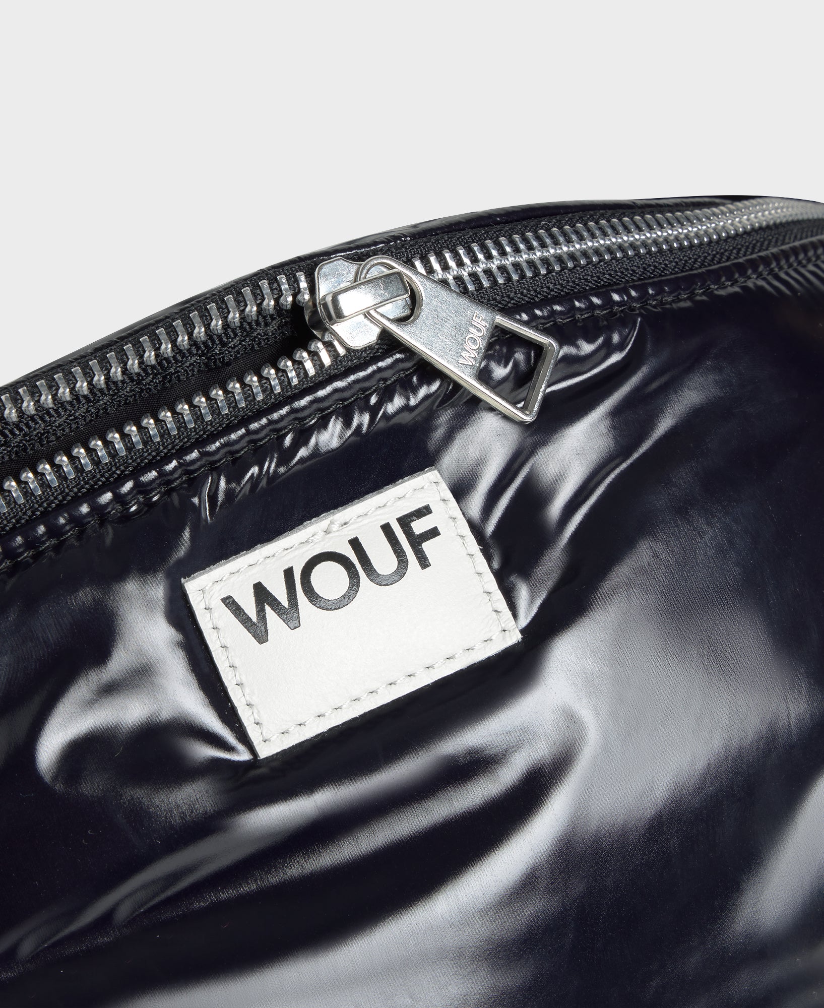 wouf-studio-nuit-sac-banane-glossy-recycl-e-33-cm image 4