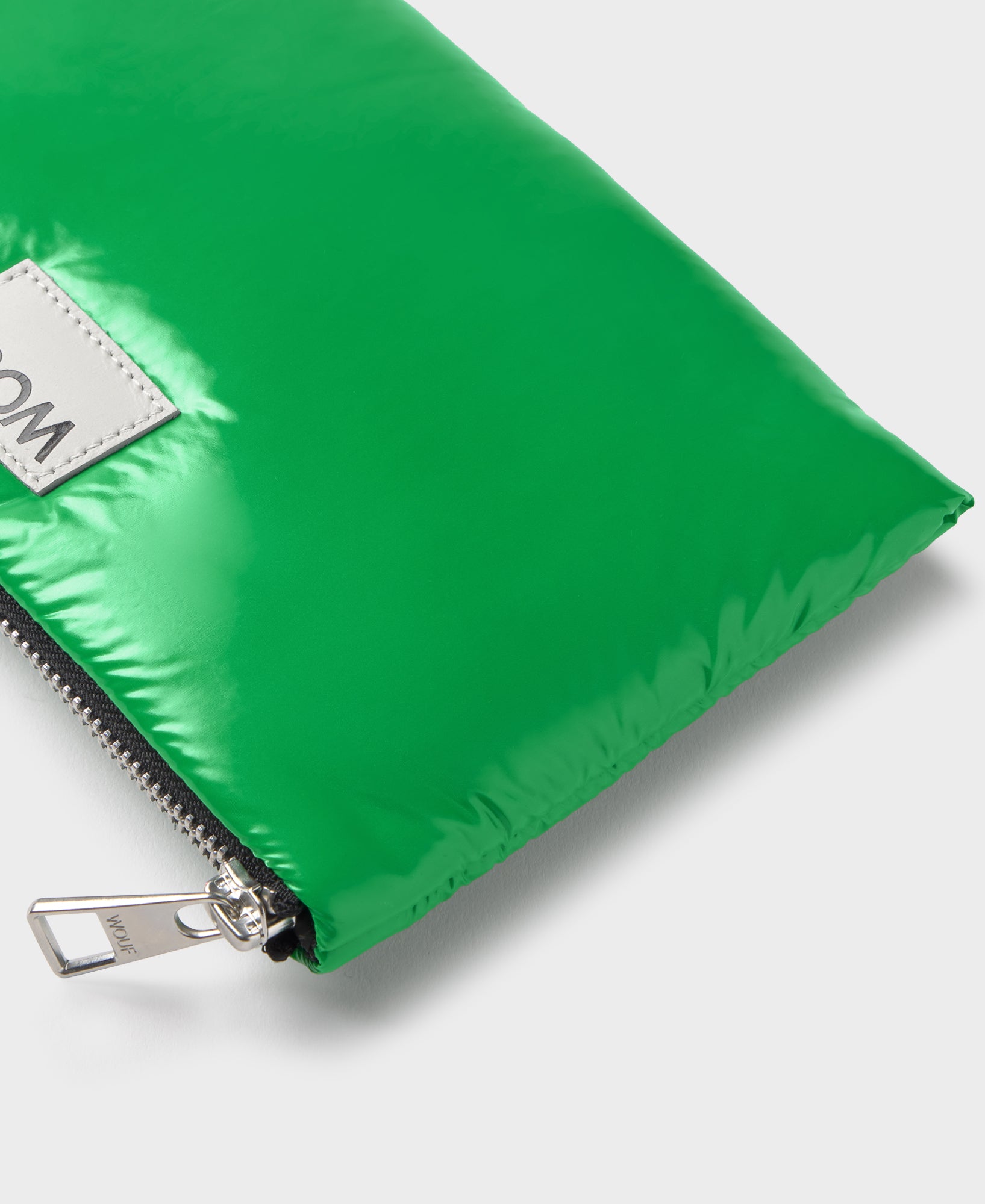 wouf-daily-pochette-basil-glossy-21-cm-recycl-e image 2