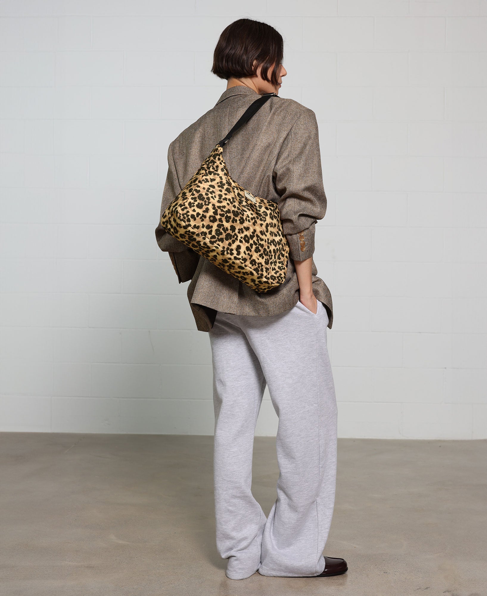 wouf-teddy-feline-sac-hobo-recycl-40x28-cm image 3