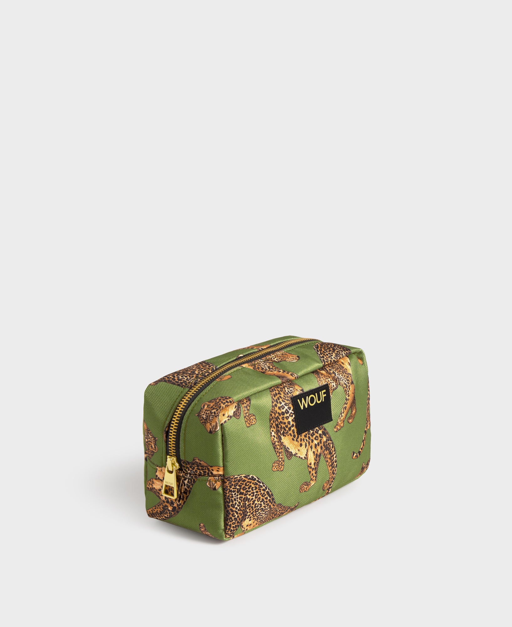 wouf-studio-olive-leopard-trousse-toilette-20-cm-recycl-e image 3