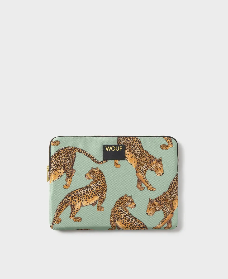 wouf-studio-emerald-leopard-housse-ipad-11-pouces-recycl-e image 1