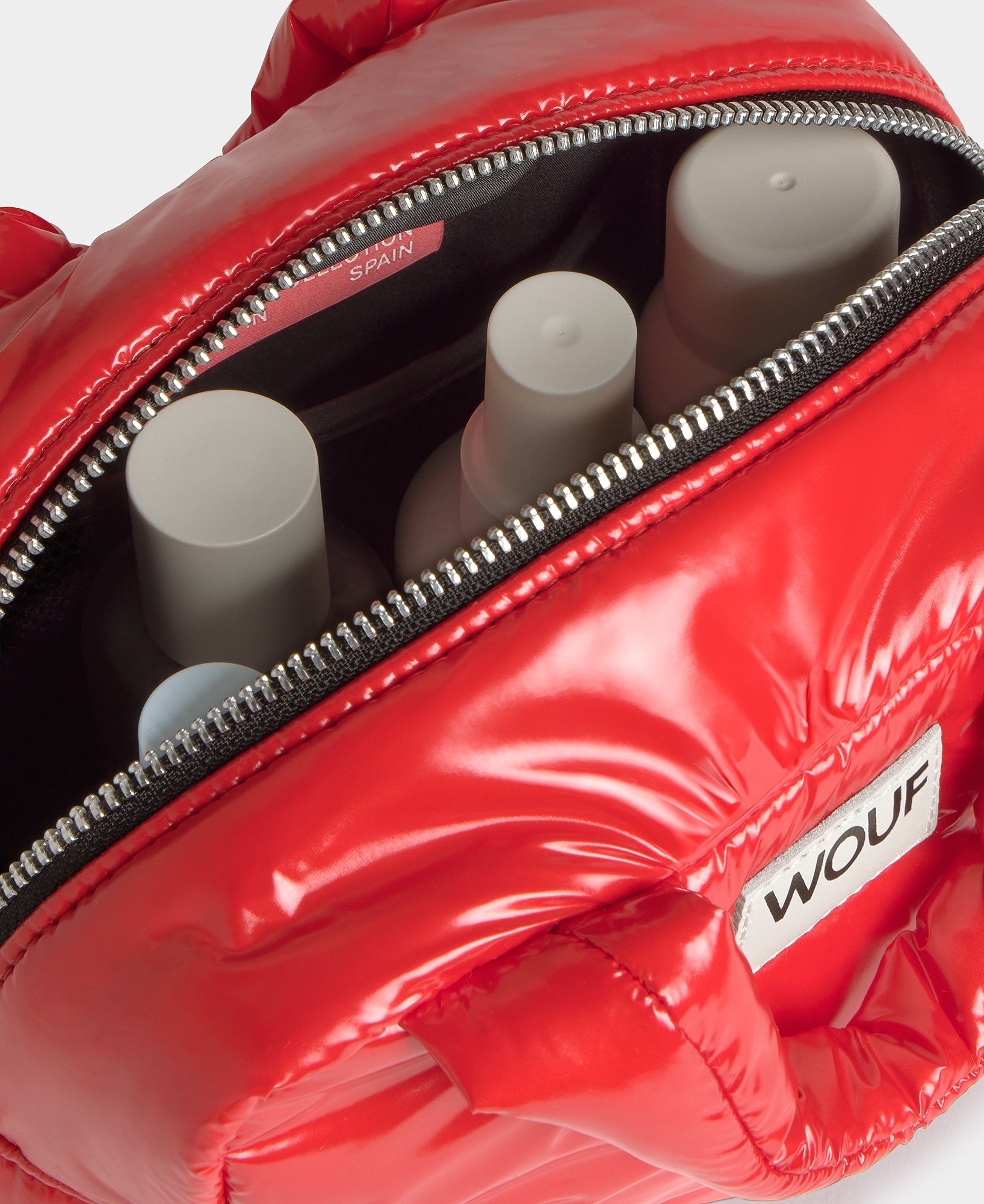 wouf-daily-cherry-trousse-de-toilette-glossy-cerise-20-cm image 4