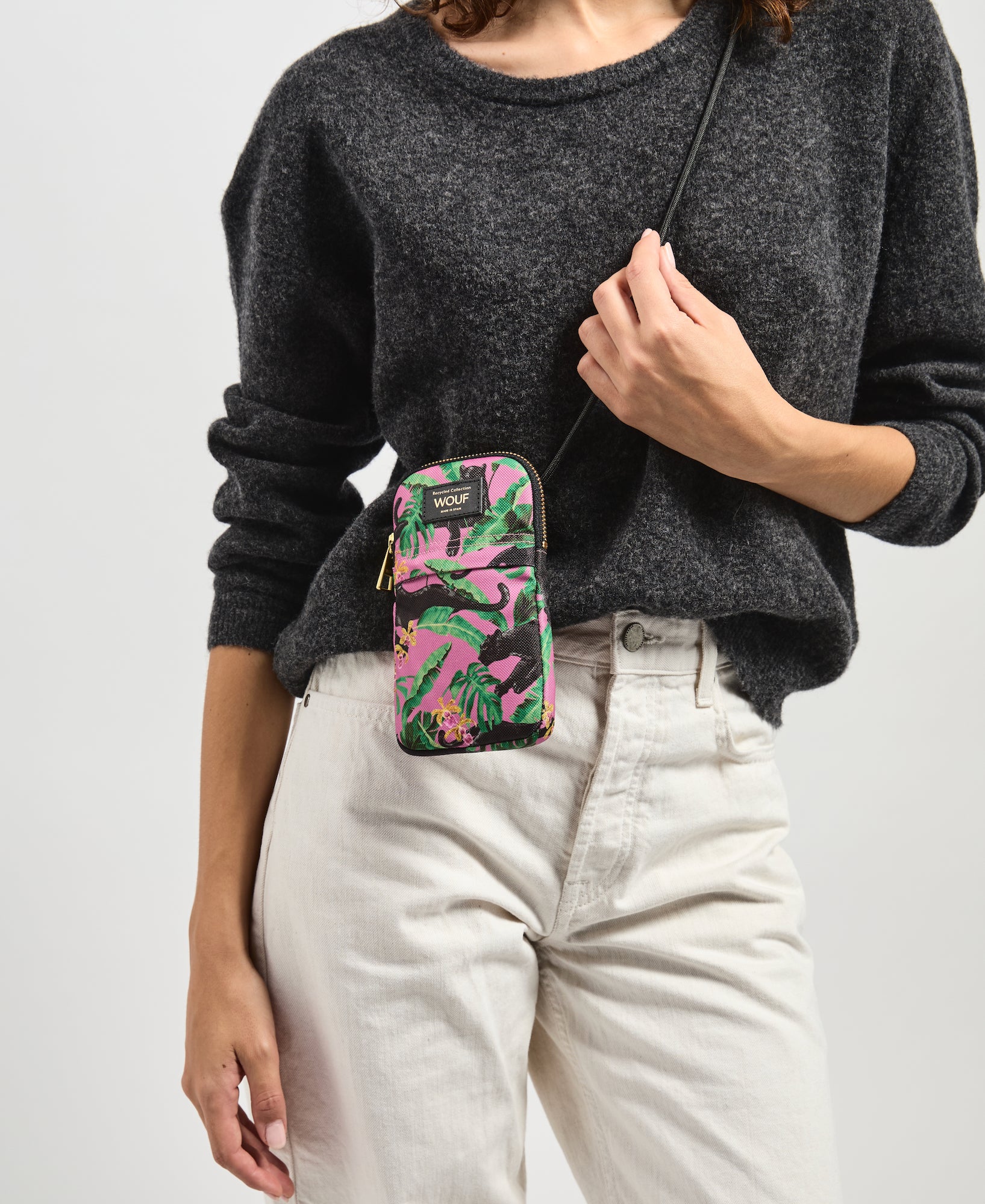 wouf-mesh-pochette-telephone-rose-yucata-recyclee-small image 2