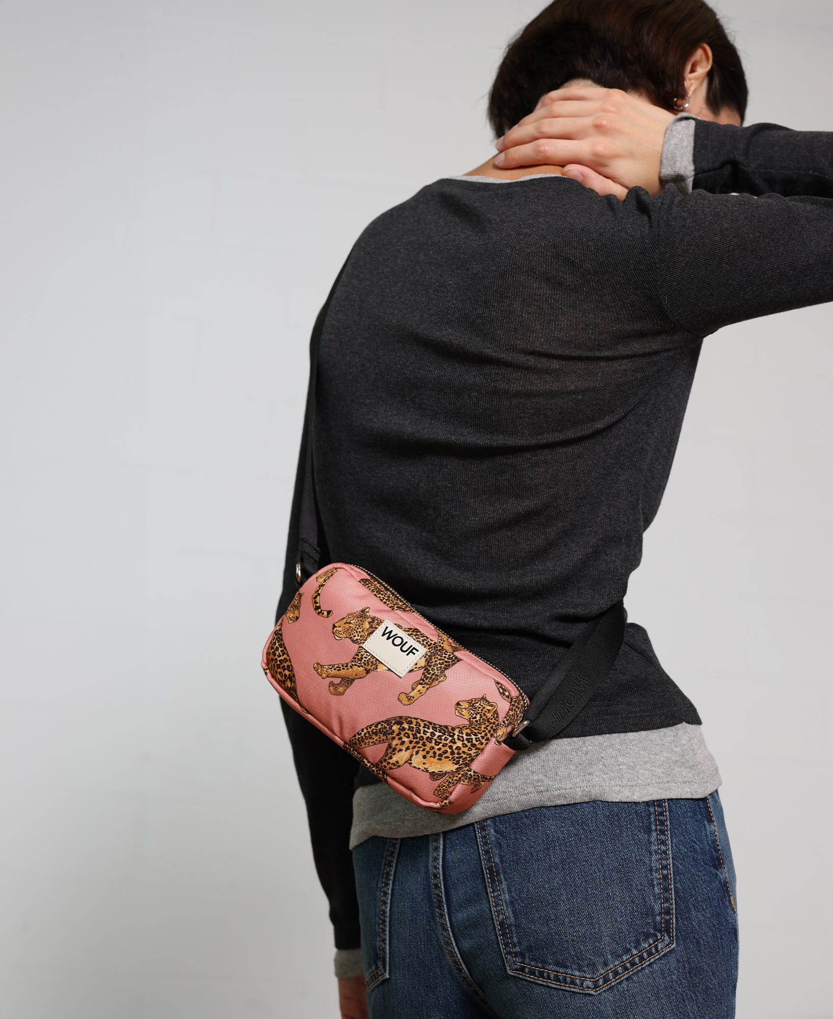 wouf-studio-blush-leopard-mini-sac-bandouli-re-l-opard image 2