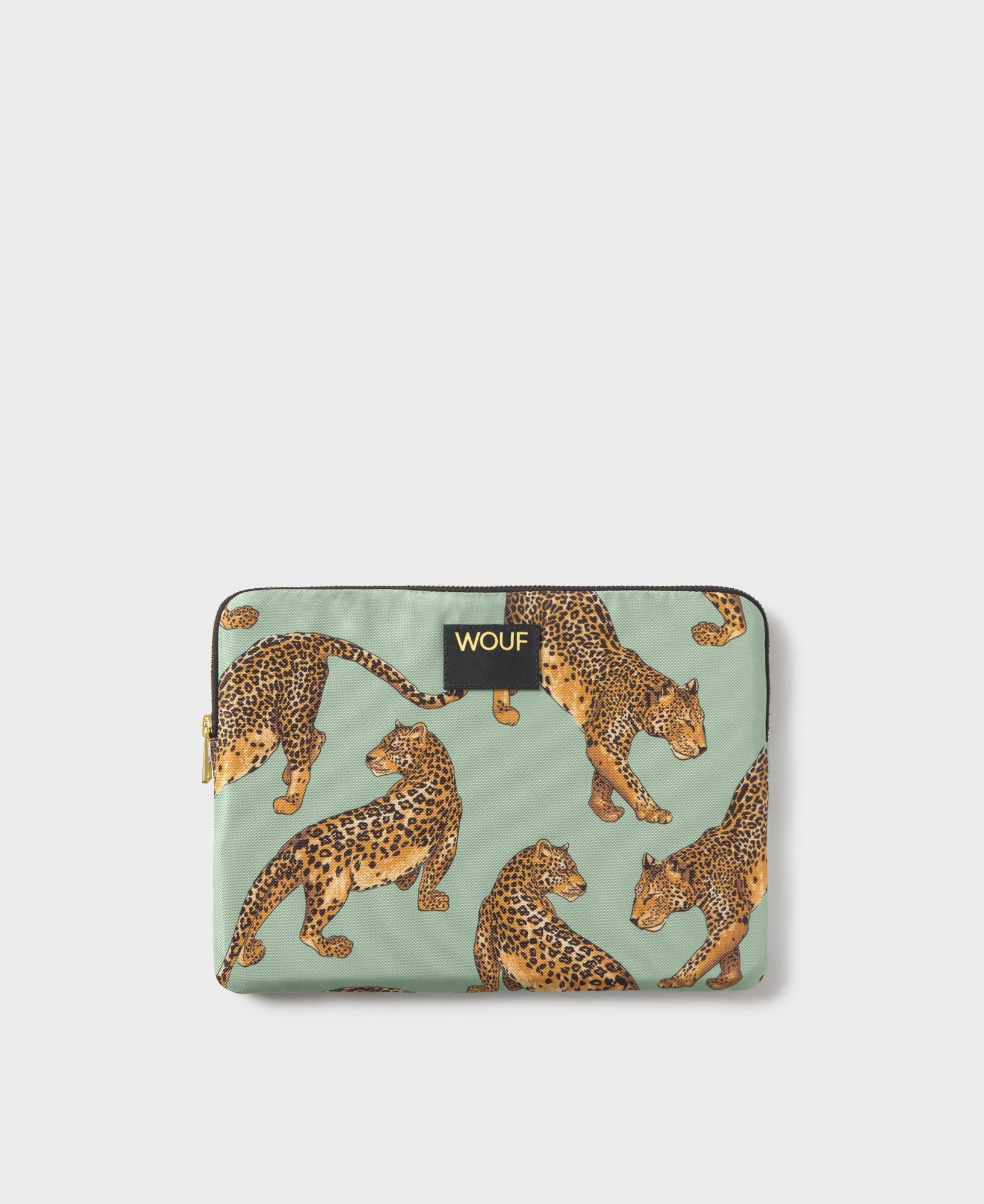 wouf-studio-emerald-leopard-housse-ipad-11-pouces-recycl-e image 1