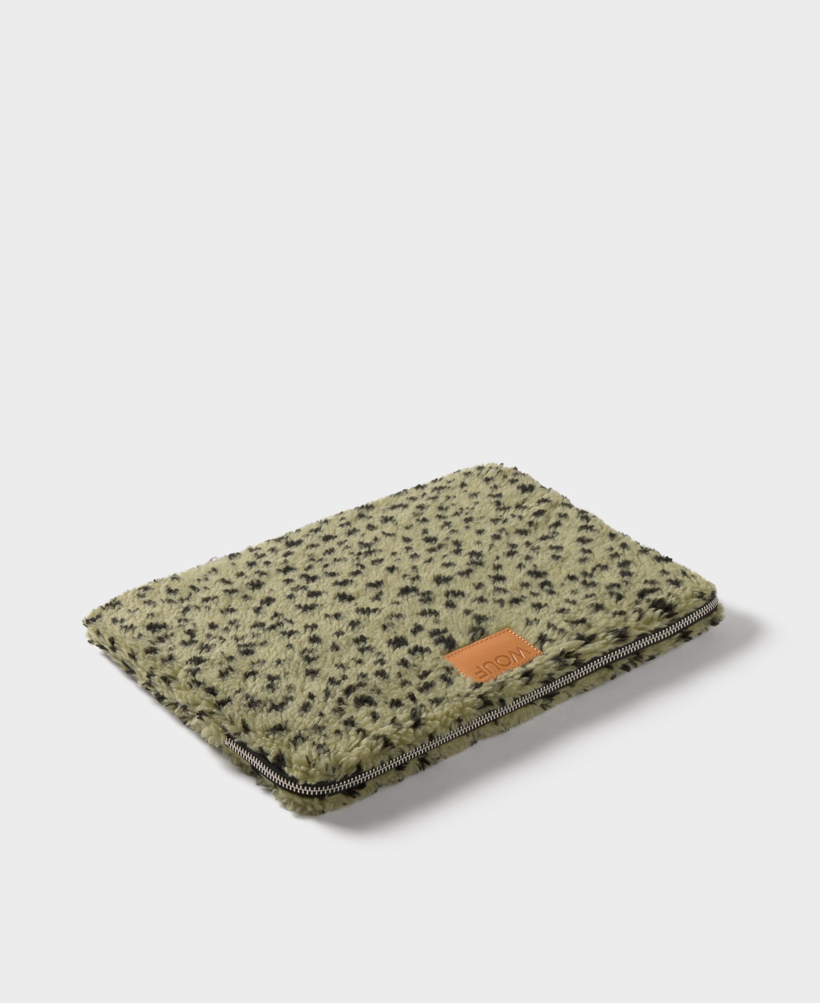 wouf-teddy-housse-ordinateur-13-olivia-matelass-e-recycl-e image 6