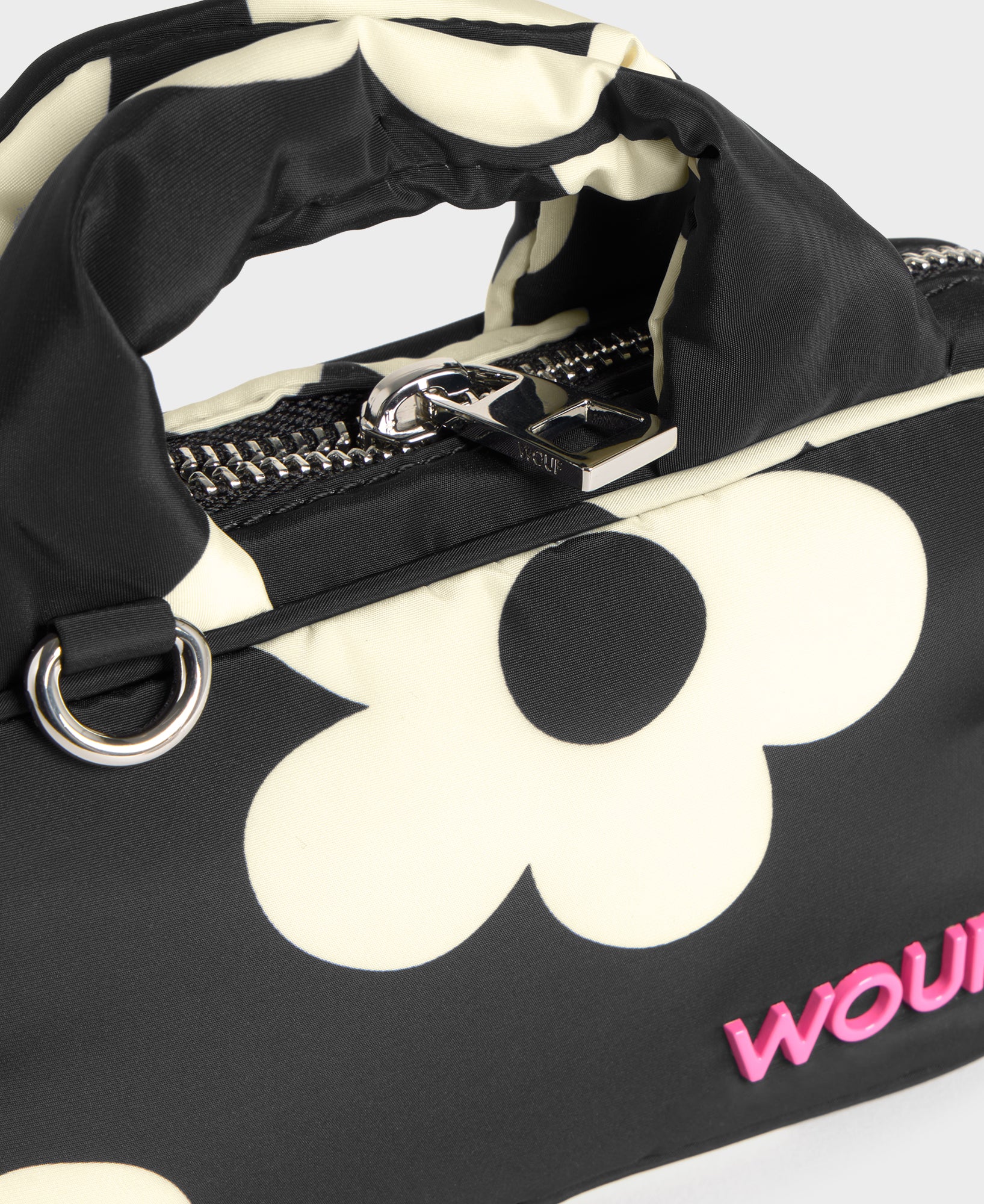 wouf-studio-night-daisy-mini-sac-matelass-fleuri image 5