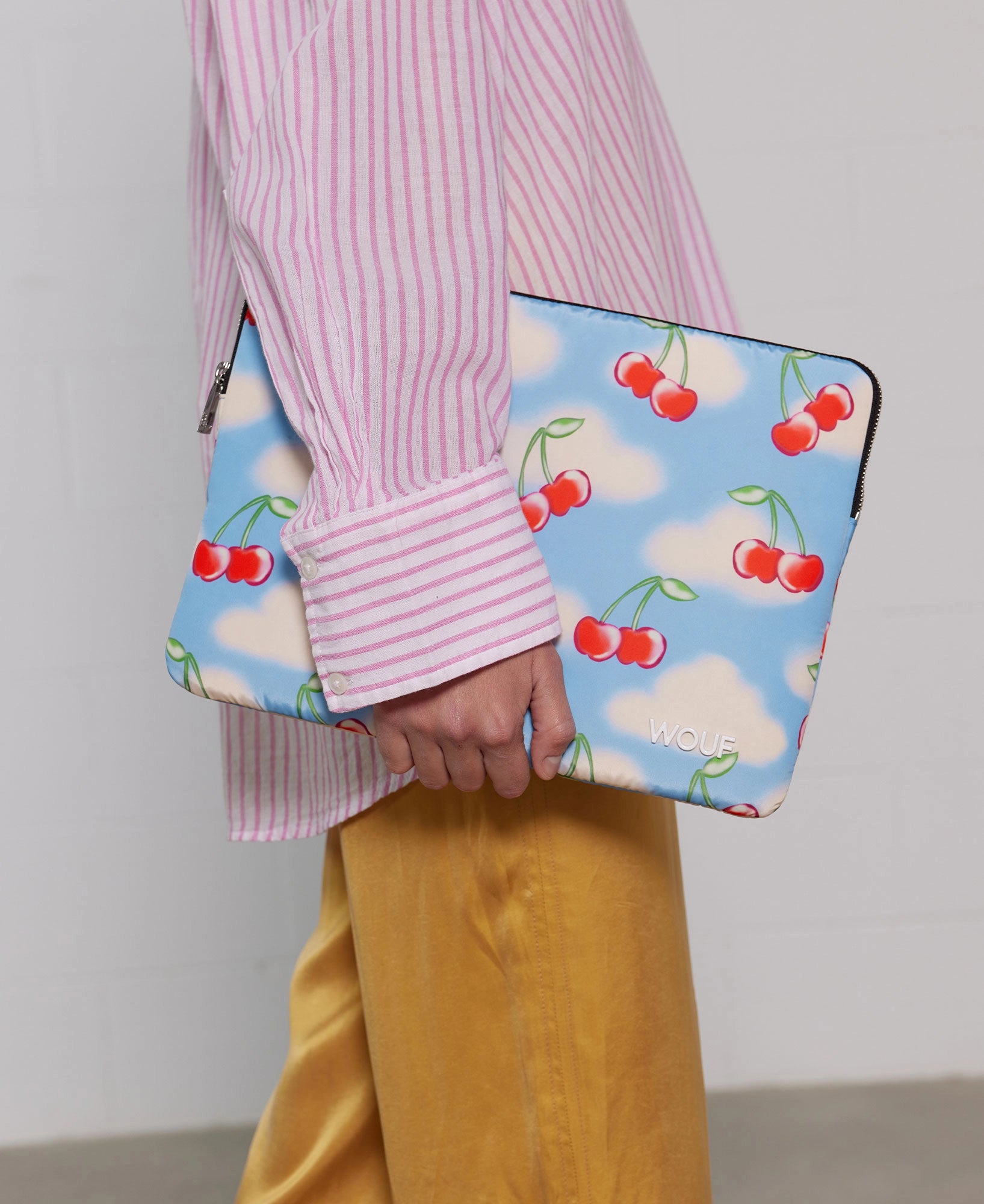 wouf-studio-cherry-sky-housse-ordinateur-13-14-recycl-e image 3