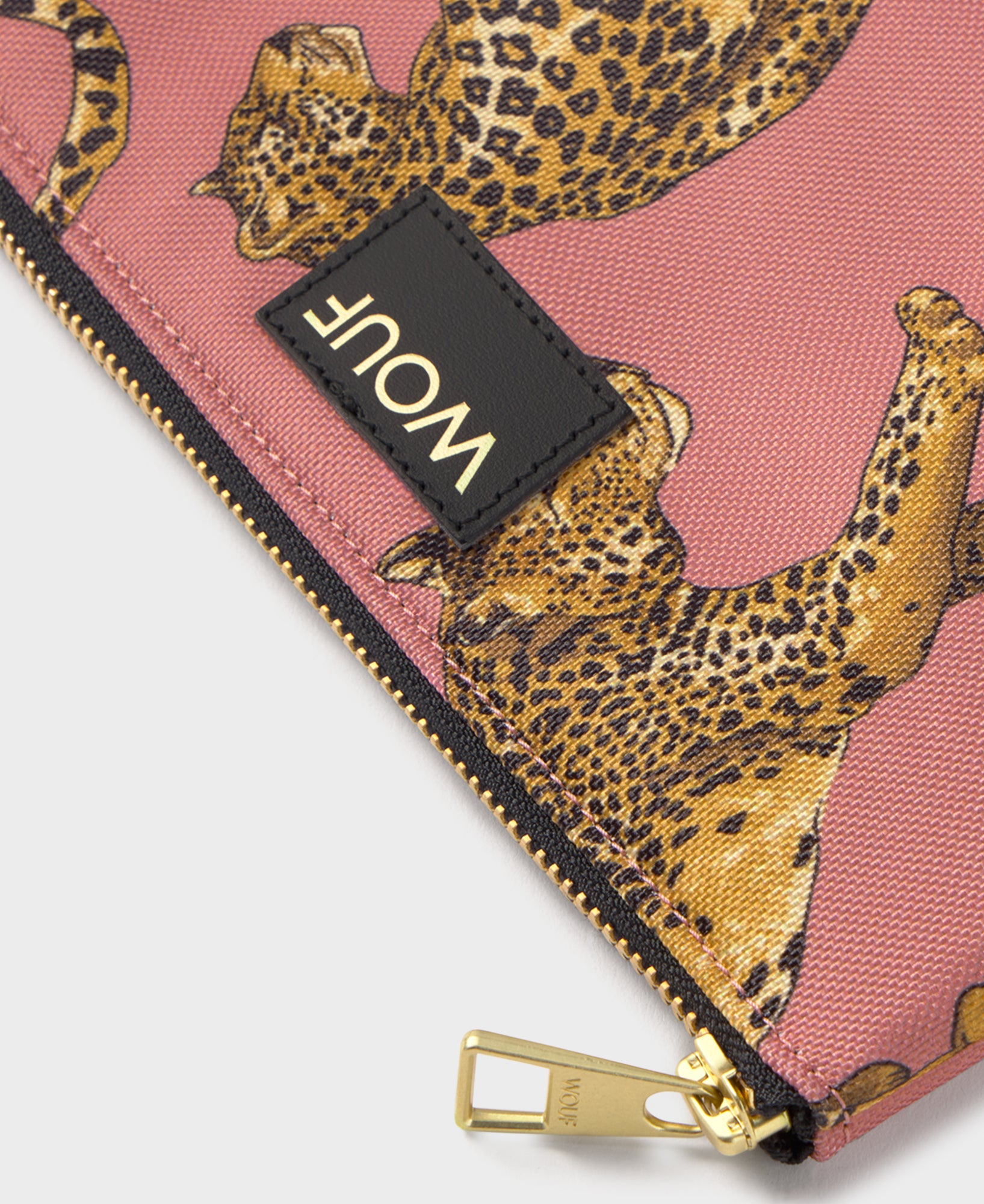 wouf-studio-blush-leopard-pochette-plate-21-cm-recycl-e image 2