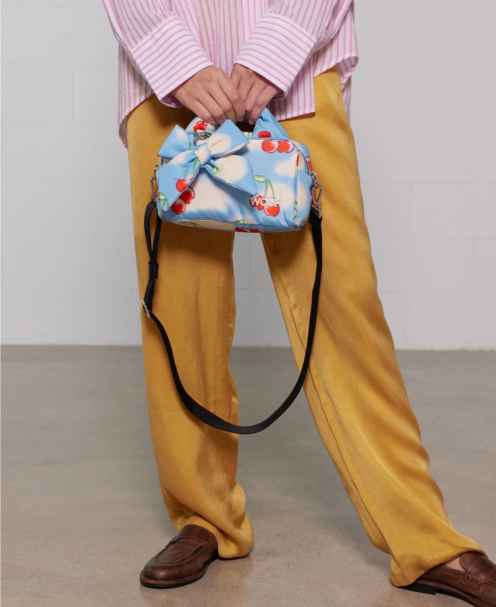 wouf-studio-cherry-sky-bow-charm-sac-n-ud-cerise image 2