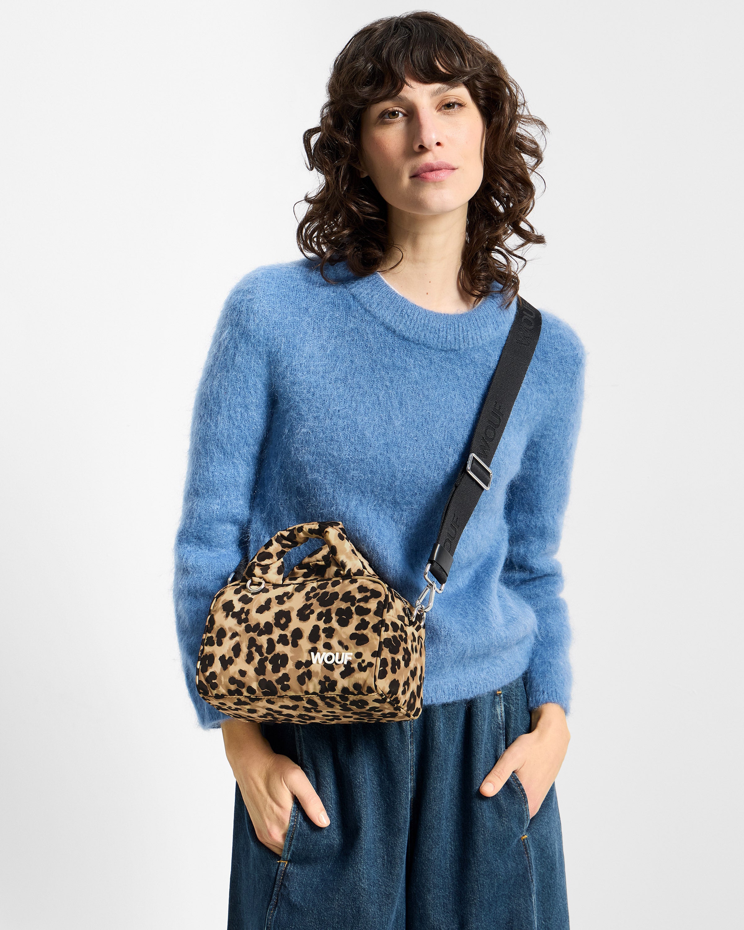 wouf-studio-feline-sac-bowling-21-5-cm-imprim-l-opard image 2